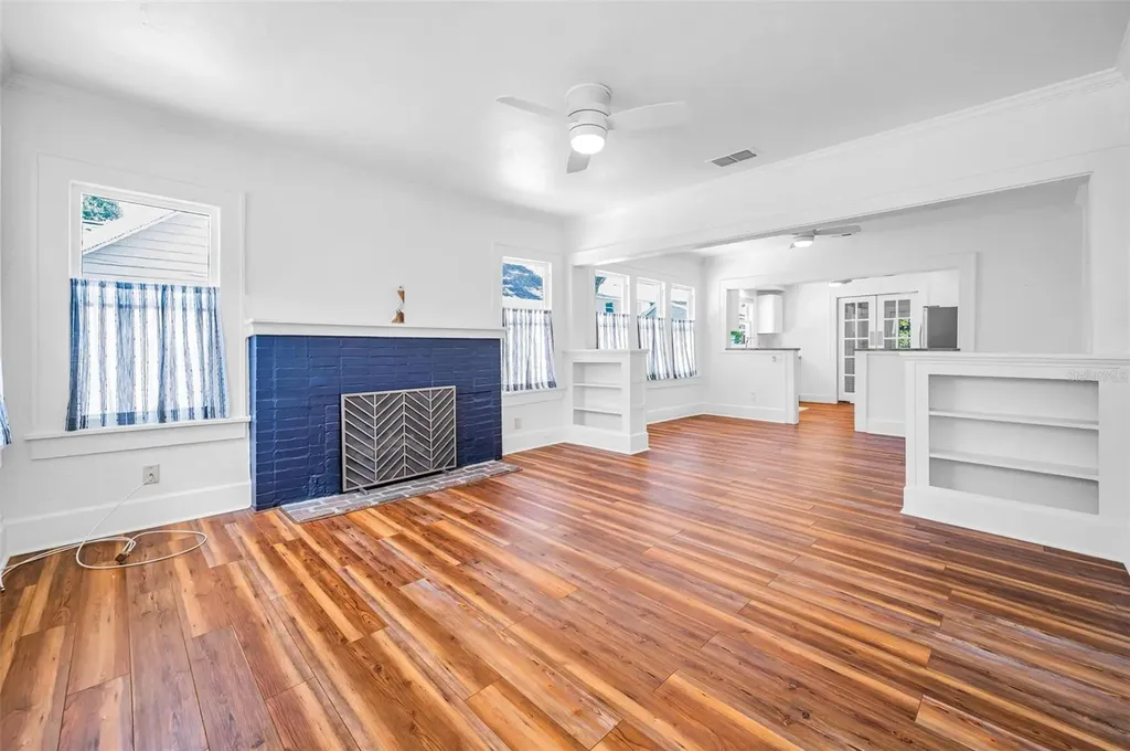 1100 35th Avenue N St Petersburg FL 33704