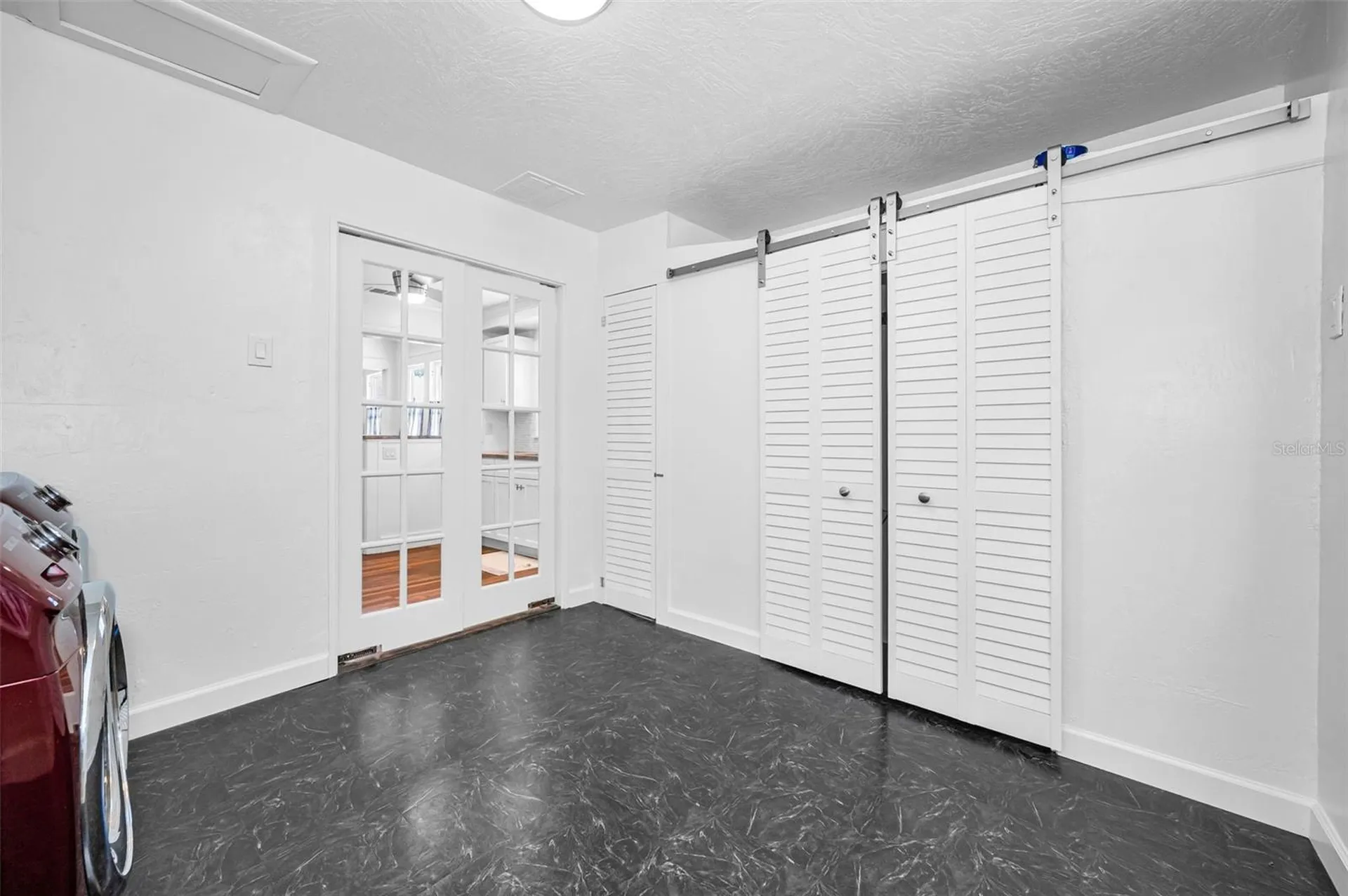 1100 35th Avenue N St Petersburg FL 33704