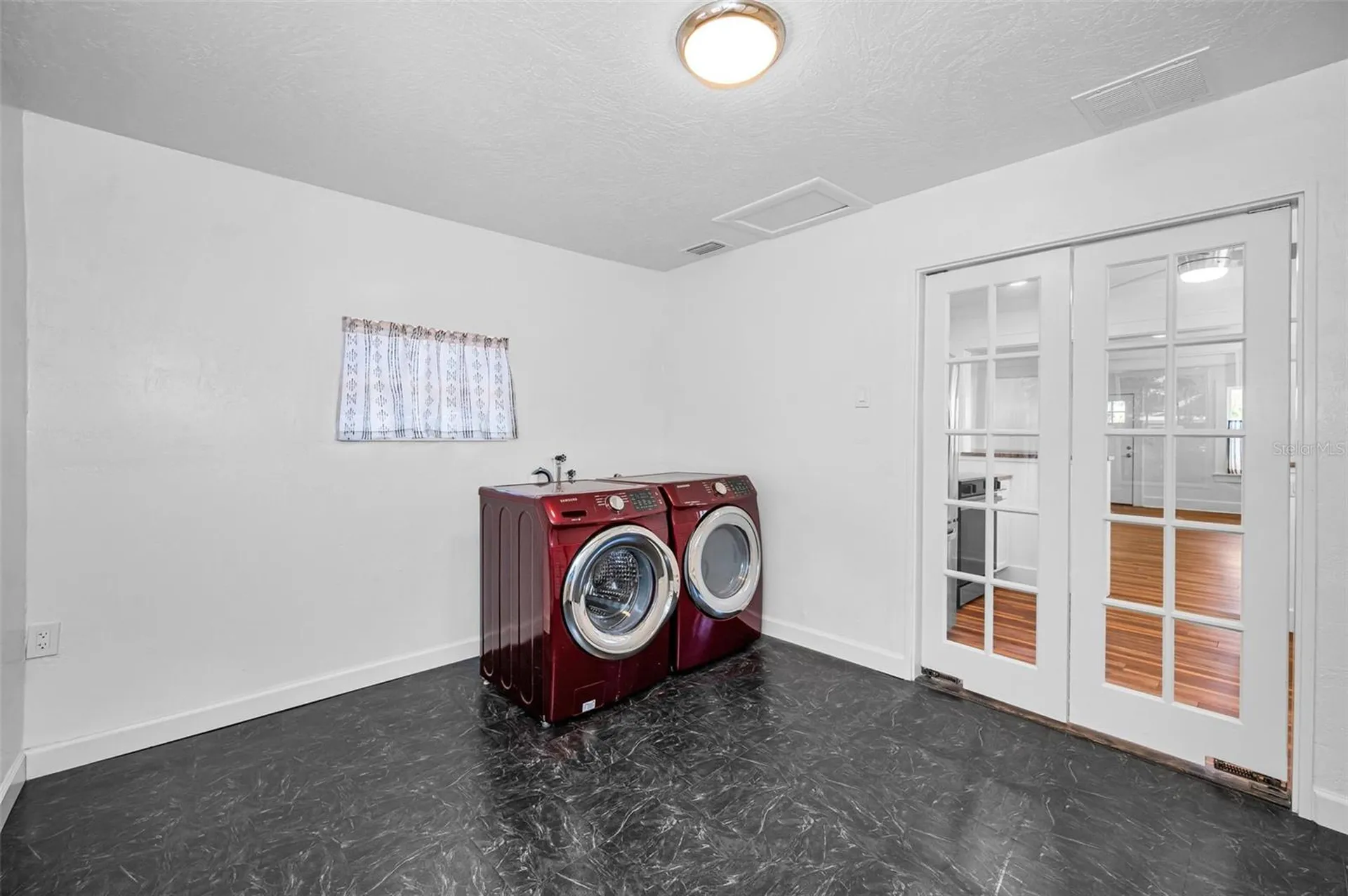 1100 35th Avenue N St Petersburg FL 33704
