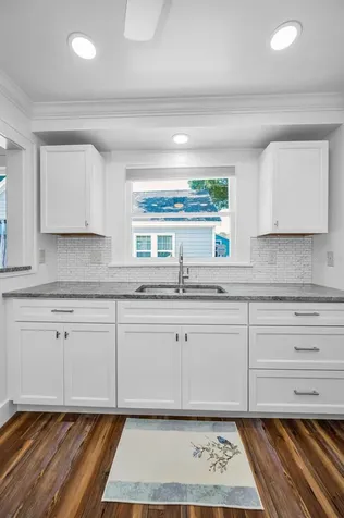 1100 35th Avenue N St Petersburg FL 33704