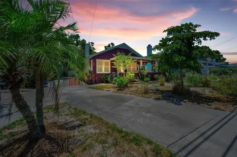 1100 35th Avenue N St Petersburg FL 33704
