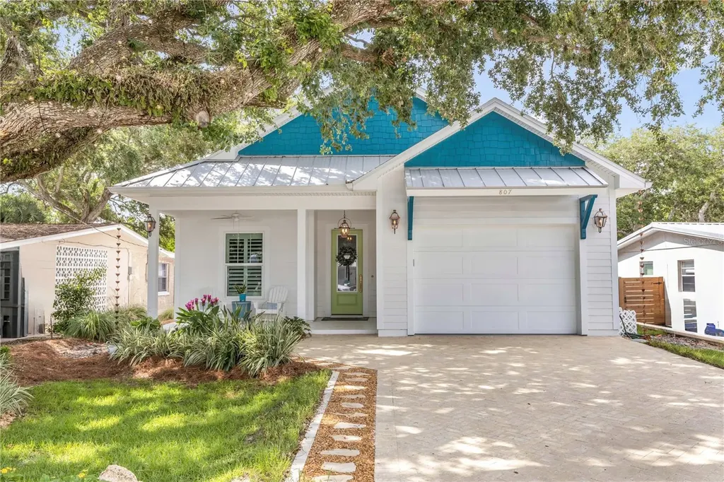 807 E 10th Avenue New Smyrna Beach FL 32169
