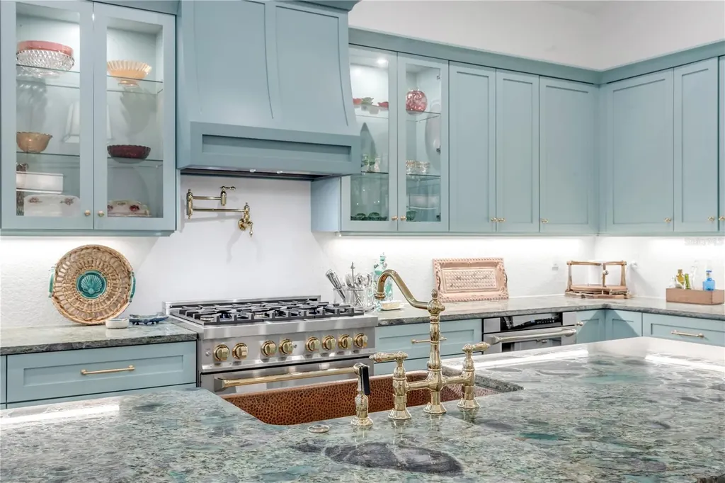 807 E 10th Avenue New Smyrna Beach FL 32169