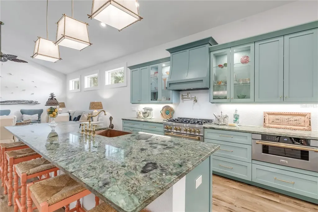 807 E 10th Avenue New Smyrna Beach FL 32169