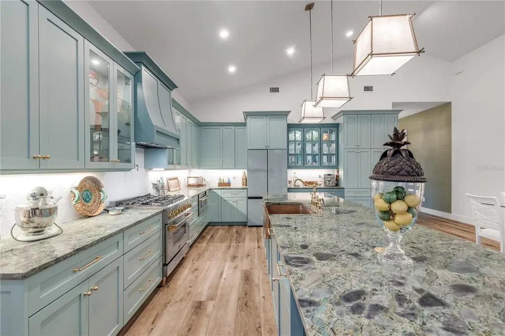 807 E 10th Avenue New Smyrna Beach FL 32169