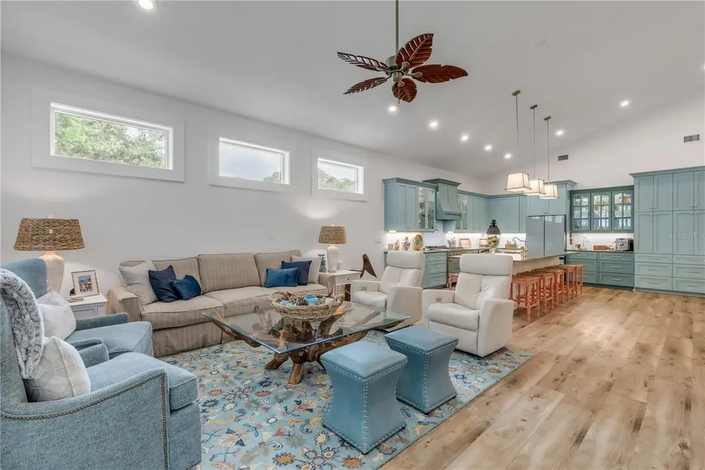 807 E 10th Avenue New Smyrna Beach FL 32169