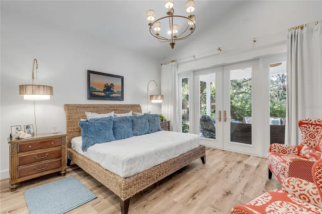 807 E 10th Avenue New Smyrna Beach FL 32169