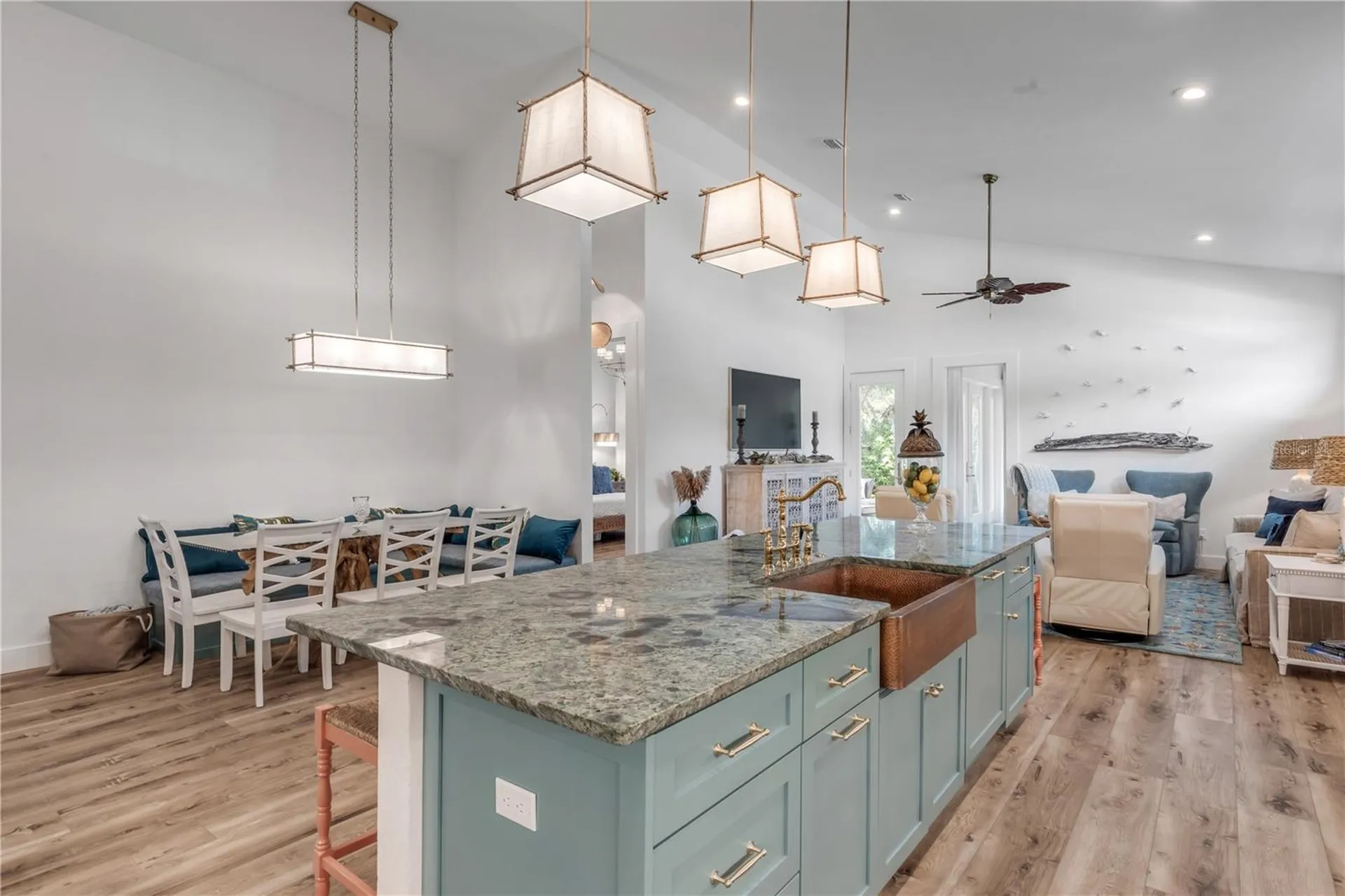 807 E 10th Avenue New Smyrna Beach FL 32169