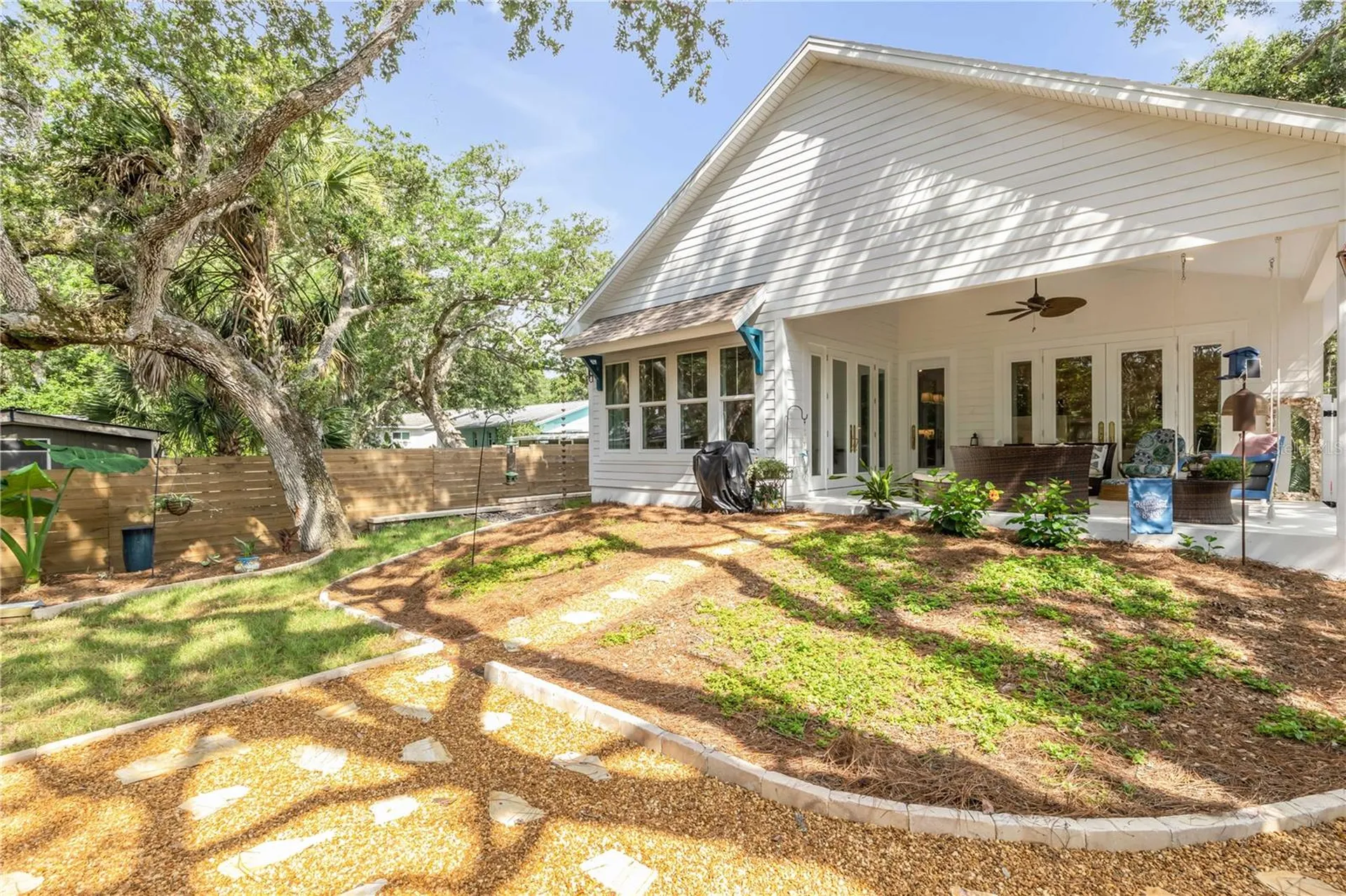 807 E 10th Avenue New Smyrna Beach FL 32169