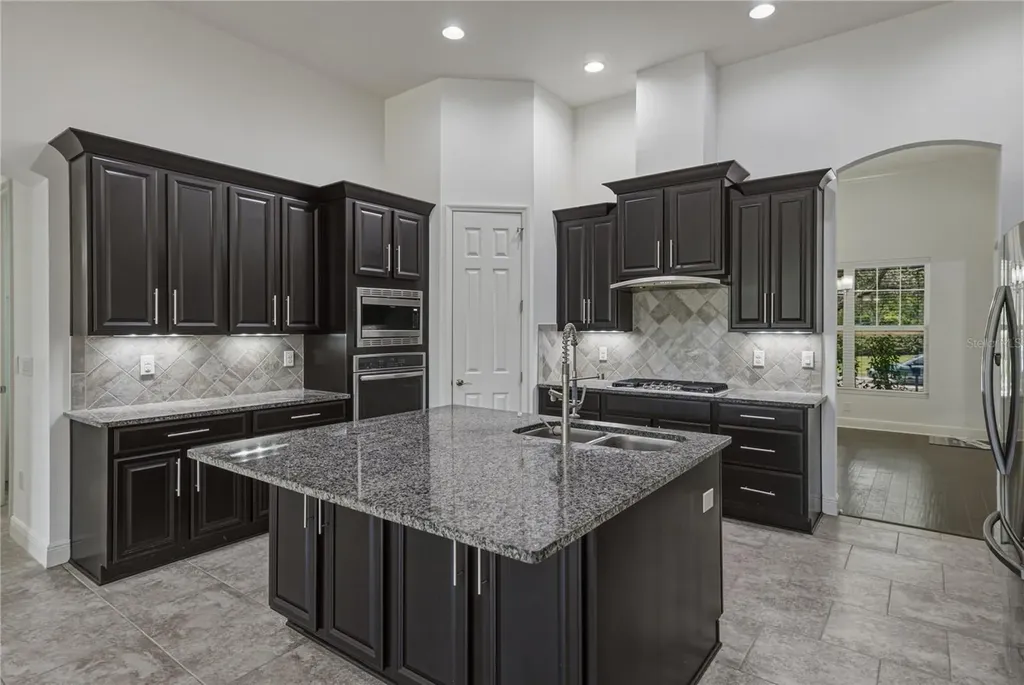 5904 Shell Ridge Drive Lithia FL 33547