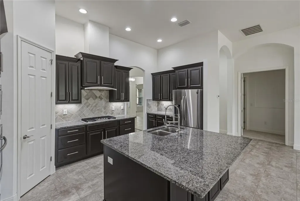 5904 Shell Ridge Drive Lithia FL 33547