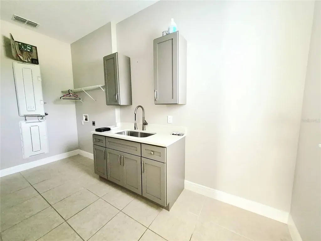 8521 Dubochet Street Orlando FL 32827