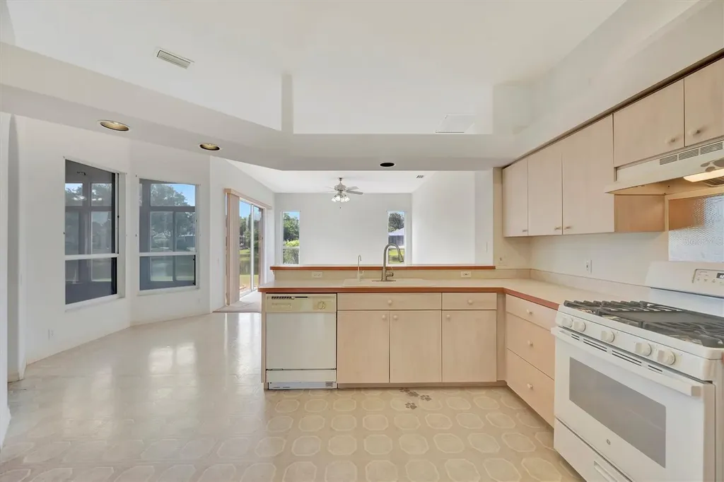 4206 73rd Terrace E Sarasota FL 34243