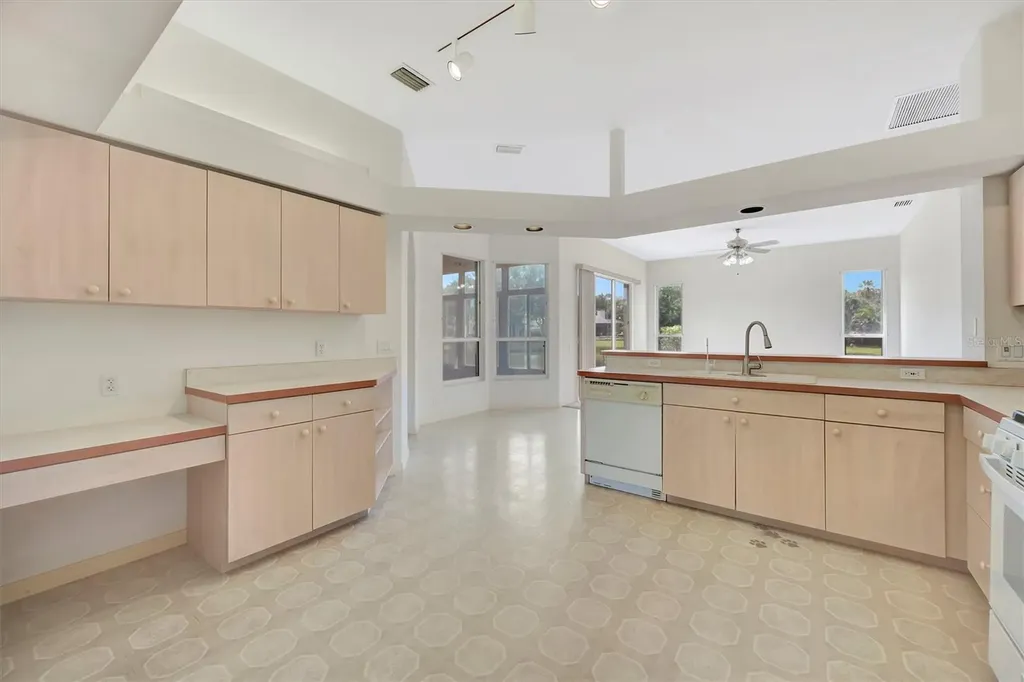 4206 73rd Terrace E Sarasota FL 34243