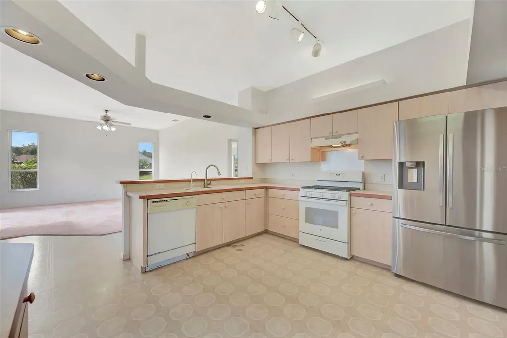 4206 73rd Terrace E Sarasota FL 34243