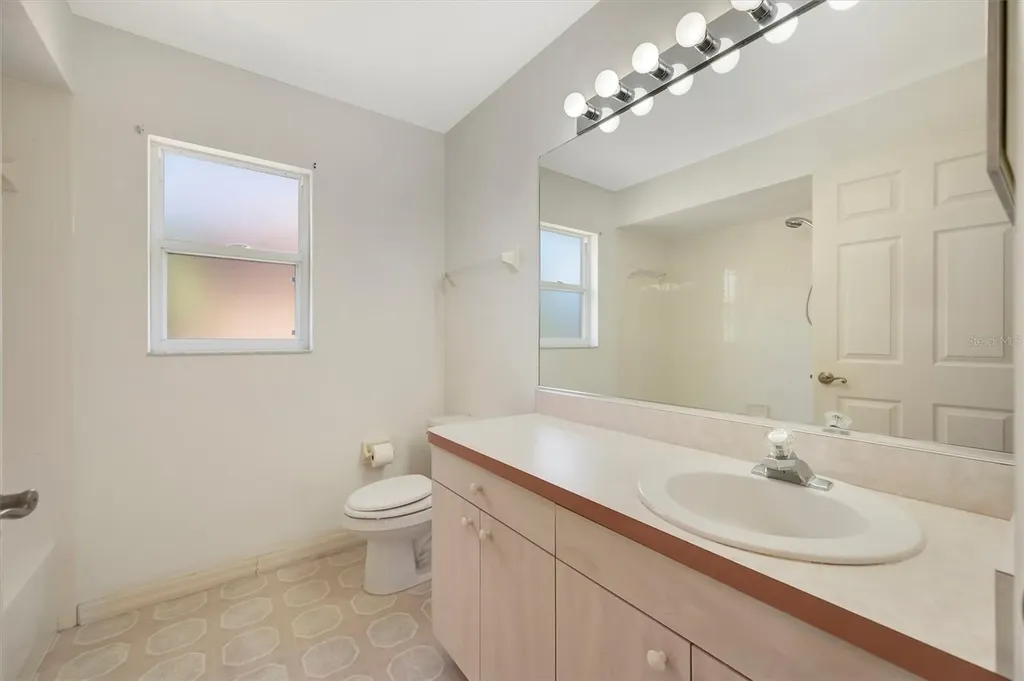 4206 73rd Terrace E Sarasota FL 34243