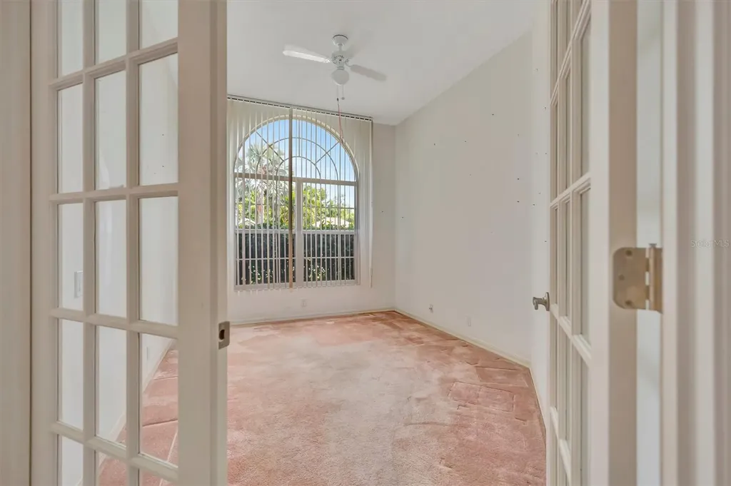 4206 73rd Terrace E Sarasota FL 34243