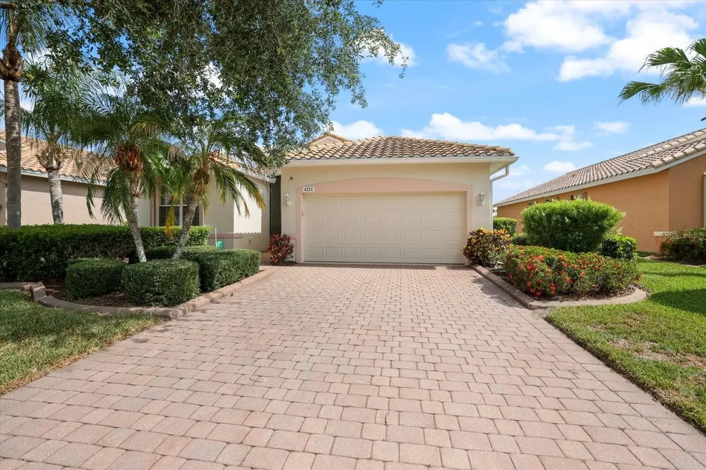 4211 64th Avenue E Sarasota FL 34243