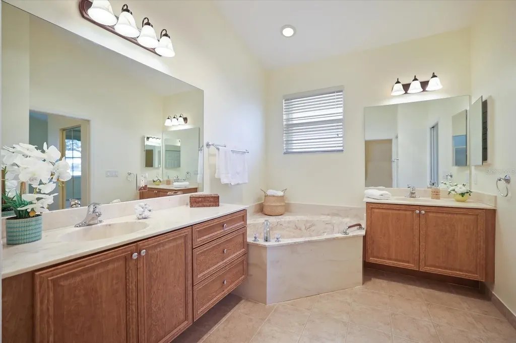 4211 64th Avenue E Sarasota FL 34243