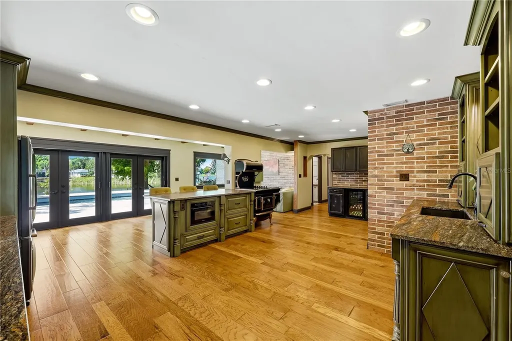 13512 Lake Magdalene Drive Tampa FL 33613