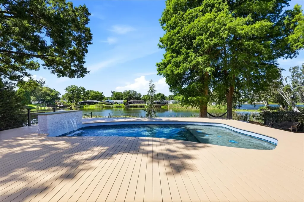 13512 Lake Magdalene Drive Tampa FL 33613