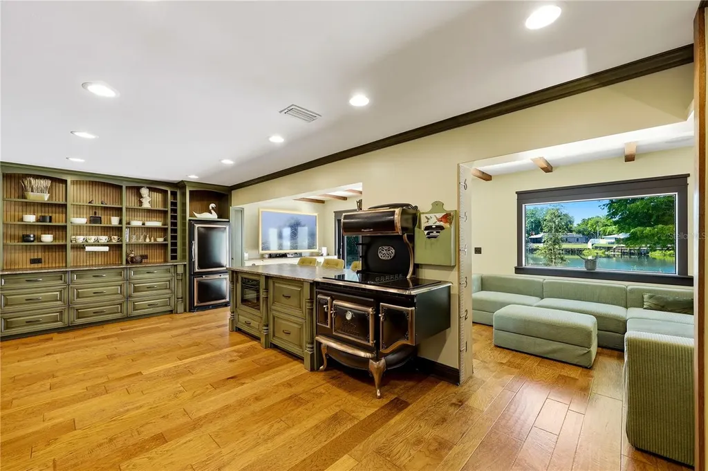 13512 Lake Magdalene Drive Tampa FL 33613