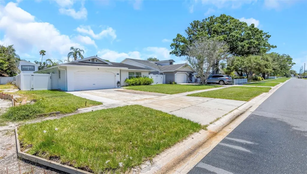 5701 Denver Street NE St Petersburg FL 33703