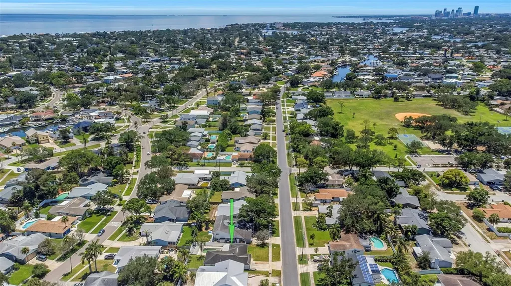 5701 Denver Street NE St Petersburg FL 33703