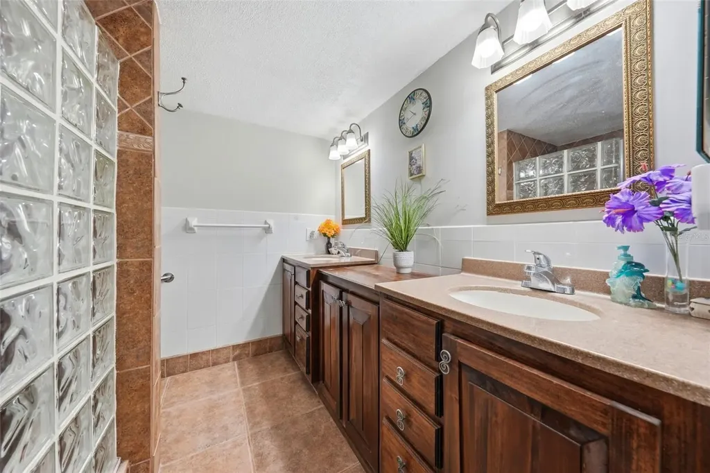 4214 Lake Underhill Road Orlando FL 32803