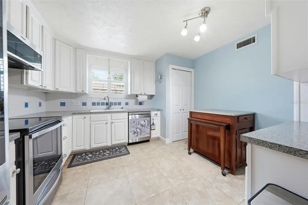 4214 Lake Underhill Road Orlando FL 32803