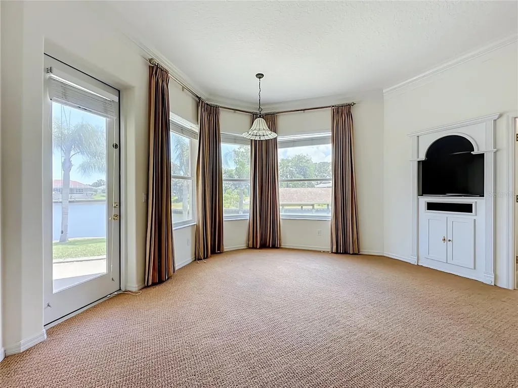 20 Cedarview Court Palm Coast FL 32137