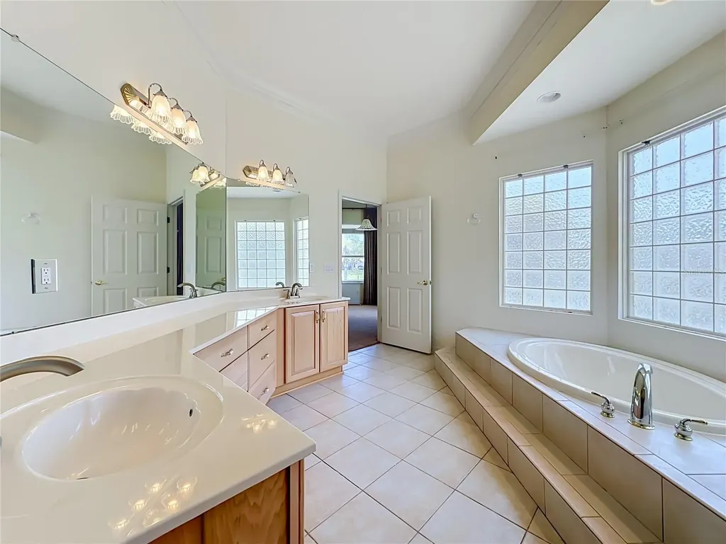 20 Cedarview Court Palm Coast FL 32137