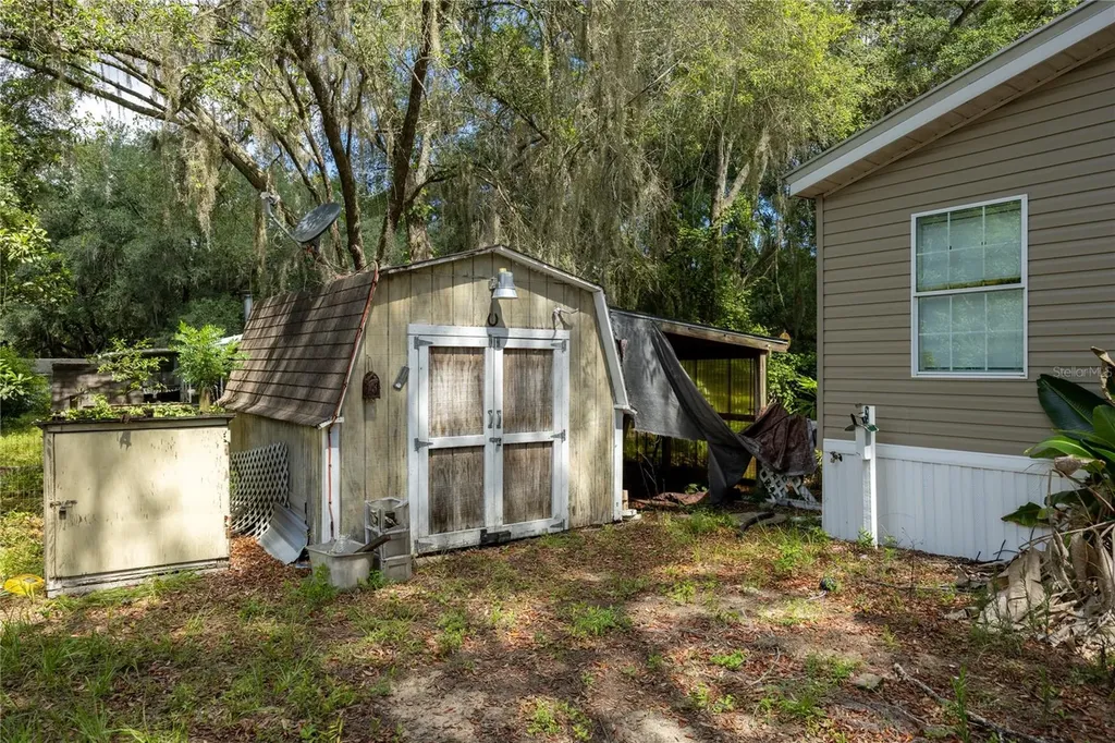 819 Lenore Avenue Interlachen FL 32148
