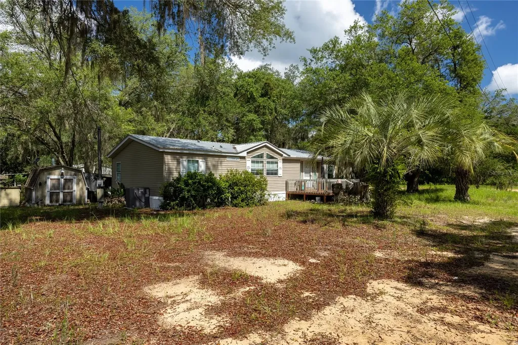 819 Lenore Avenue Interlachen FL 32148