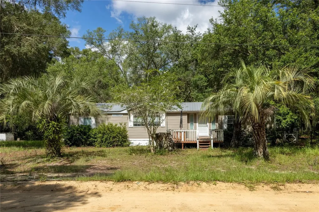 819 Lenore Avenue Interlachen FL 32148