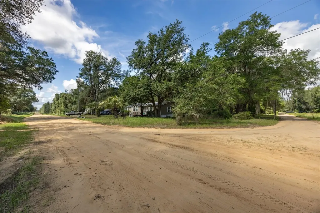819 Lenore Avenue Interlachen FL 32148