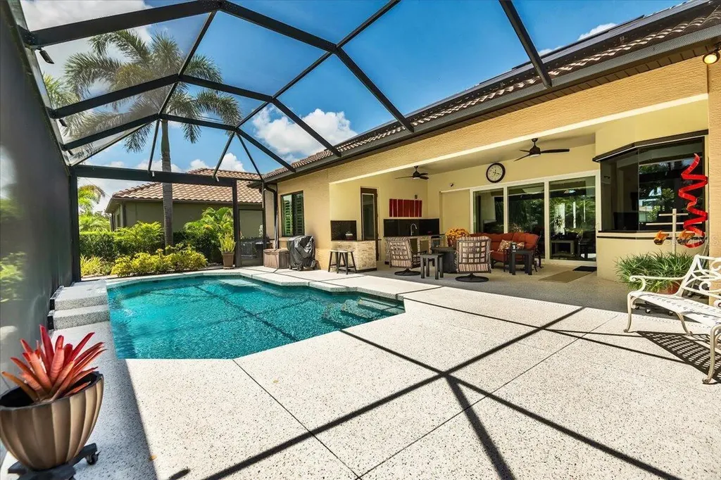 957 145th Street Circle NE Bradenton FL 34212