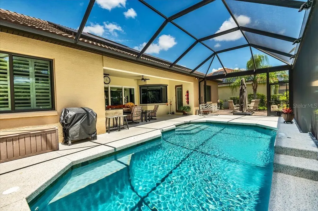 957 145th Street Circle NE Bradenton FL 34212