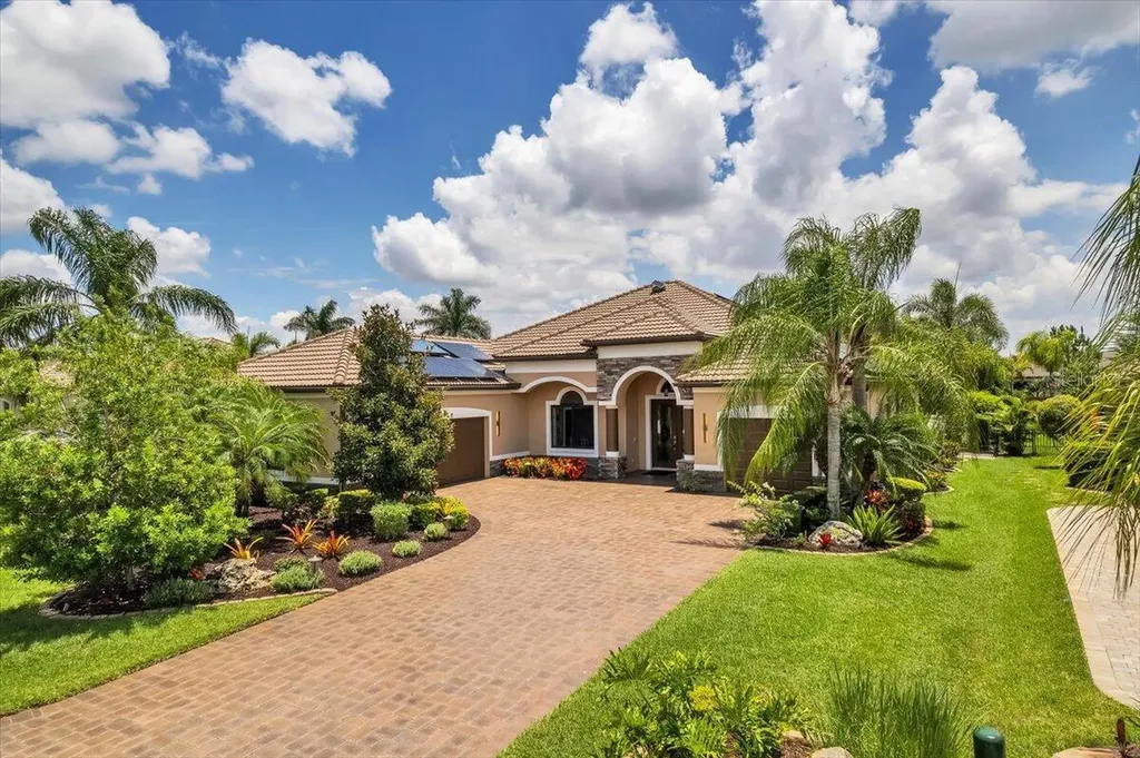 957 145th Street Circle NE Bradenton FL 34212