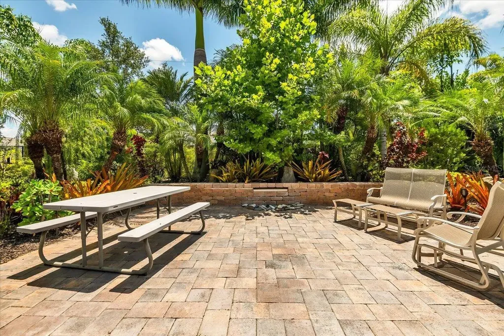 957 145th Street Circle NE Bradenton FL 34212