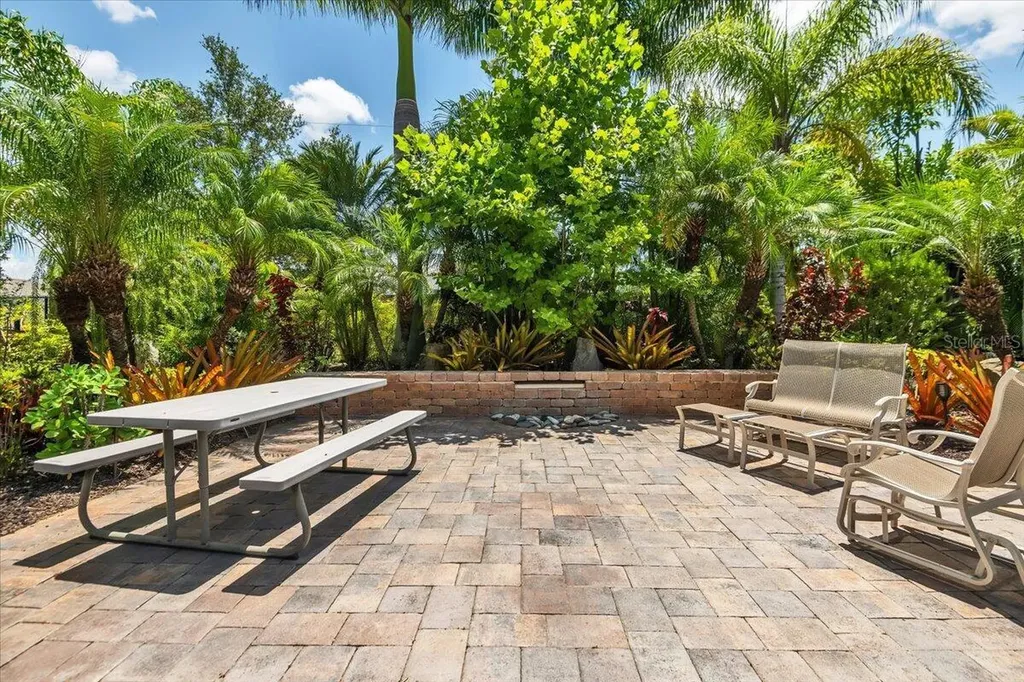 957 145th Street Circle NE Bradenton FL 34212