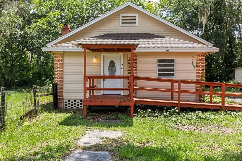 1921 NE 8th Road Ocala FL 34470