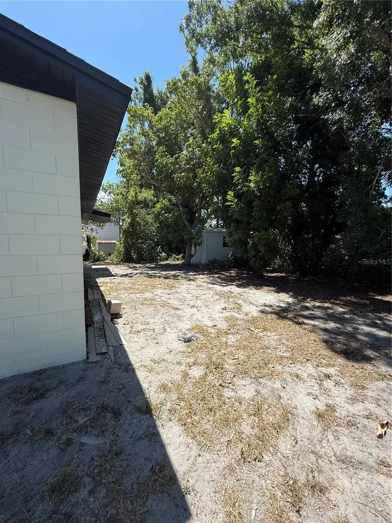 1350 15th Street Sarasota FL 34236