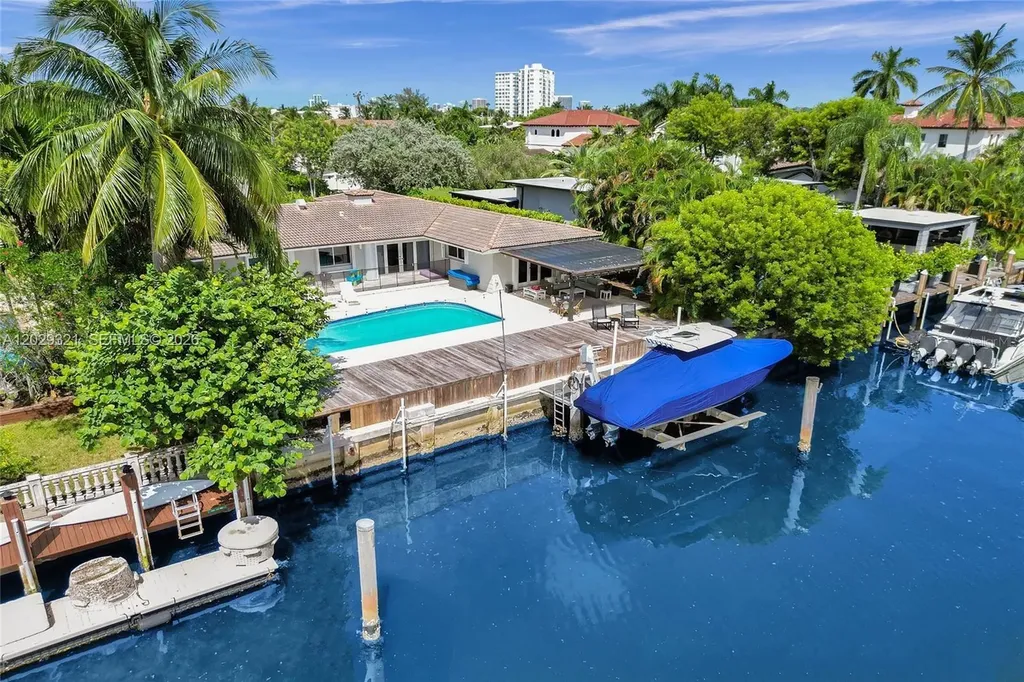 1912 NE 119th Road North Miami FL 33181