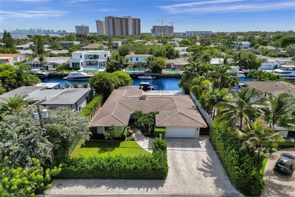 1912 NE 119th Road North Miami FL 33181