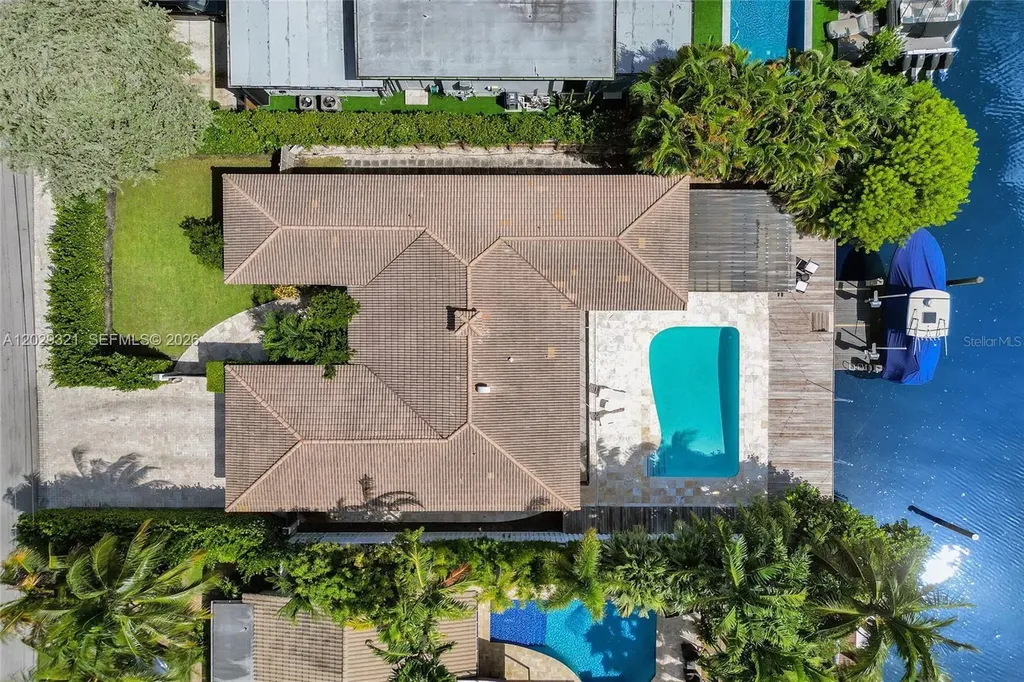1912 NE 119th Road North Miami FL 33181