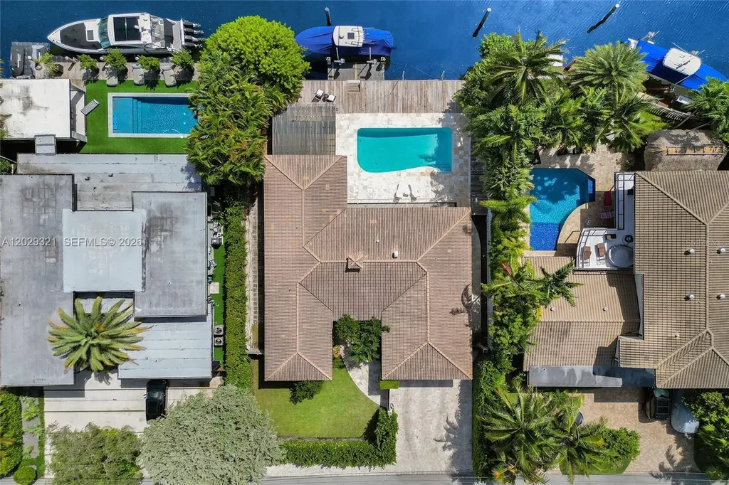 1912 NE 119th Road North Miami FL 33181