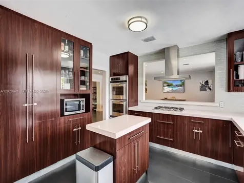 1912 NE 119th Road North Miami FL 33181