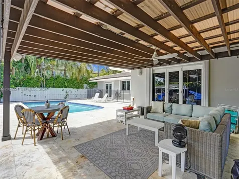 1912 NE 119th Road North Miami FL 33181