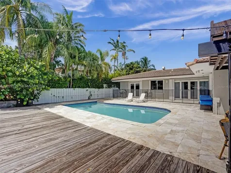 1912 NE 119th Road North Miami FL 33181